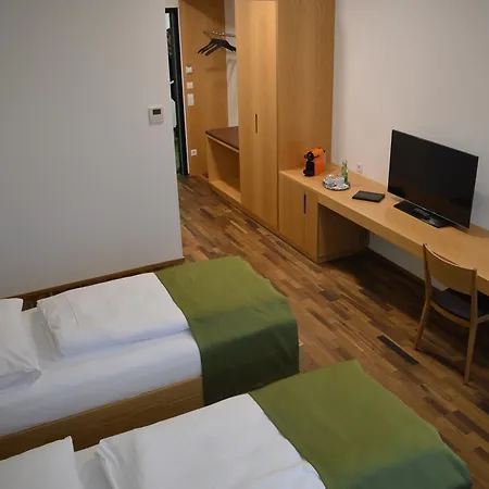 Hotel Business 2*